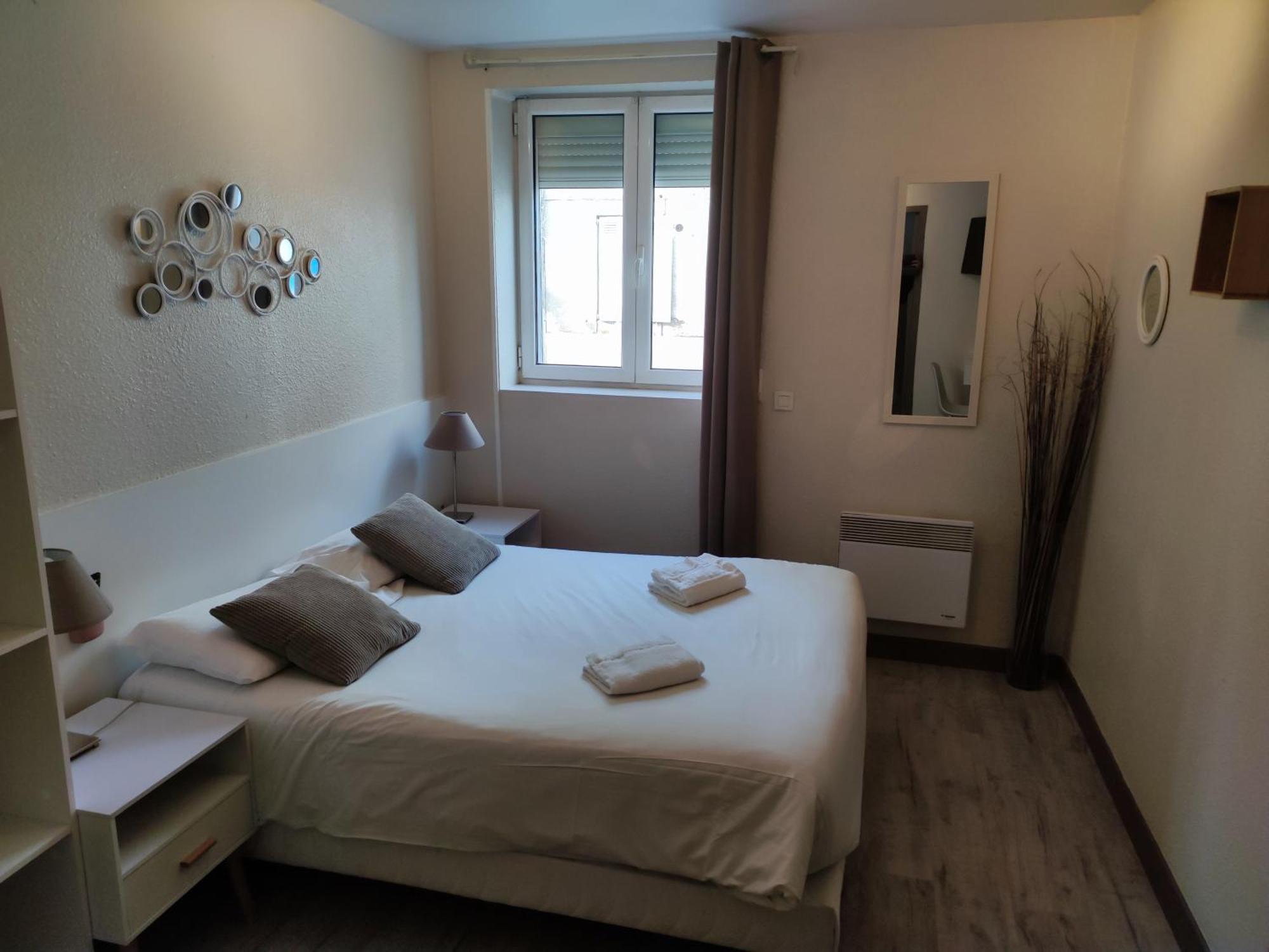 Hotel Le P'Tit Monde 몽티냑 외부 사진