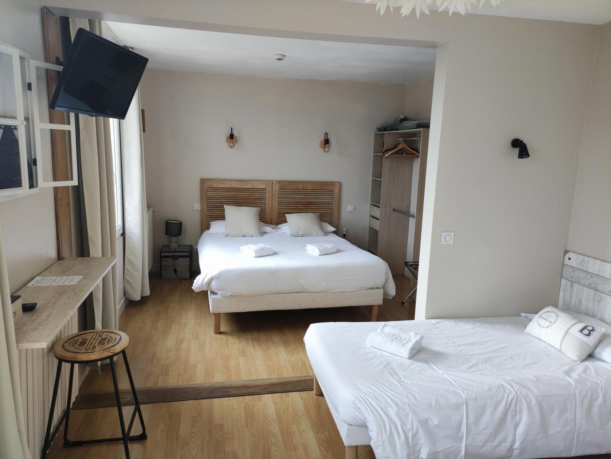 Hotel Le P'Tit Monde 몽티냑 외부 사진