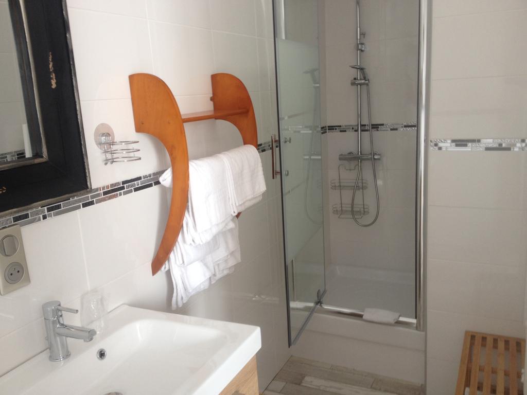 Hotel Le P'Tit Monde 몽티냑 외부 사진