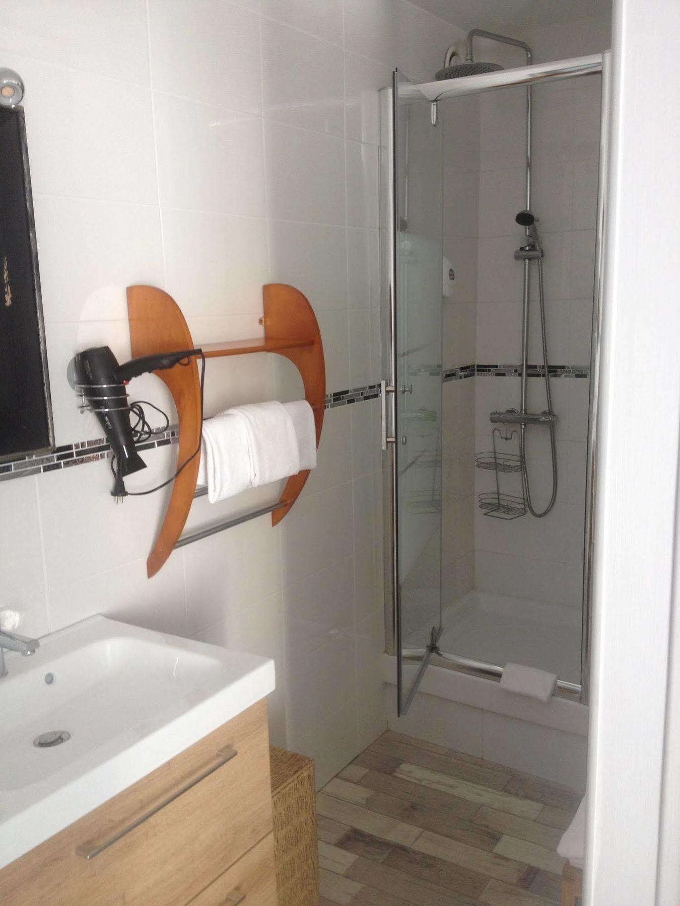 Hotel Le P'Tit Monde 몽티냑 외부 사진