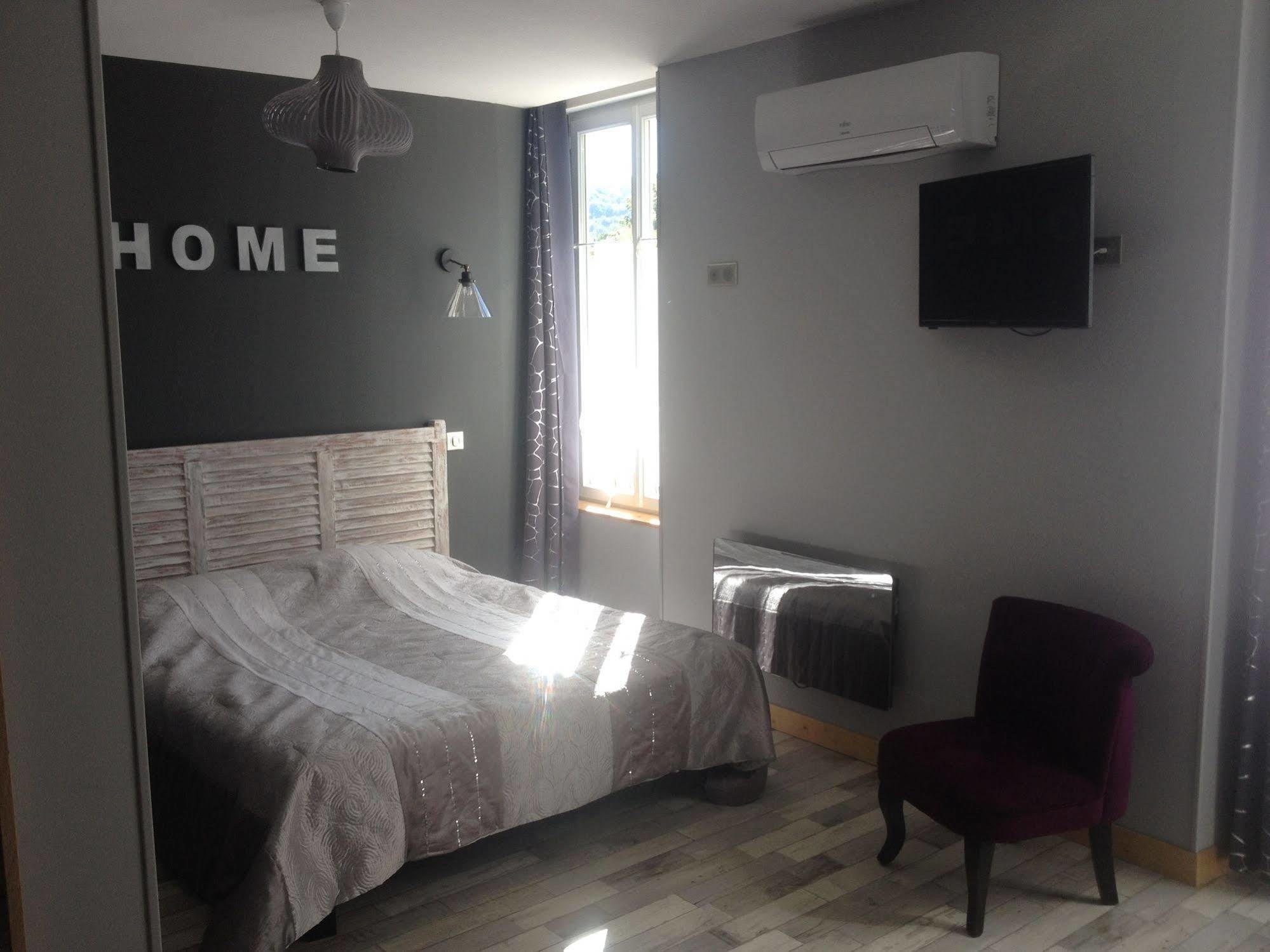 Hotel Le P'Tit Monde 몽티냑 외부 사진